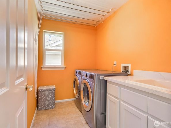 4 148 Place SW, Lynnwood WA 98087