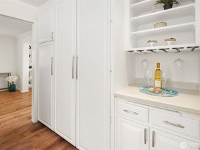 18811 SE 42nd Street, Issaquah WA 98027