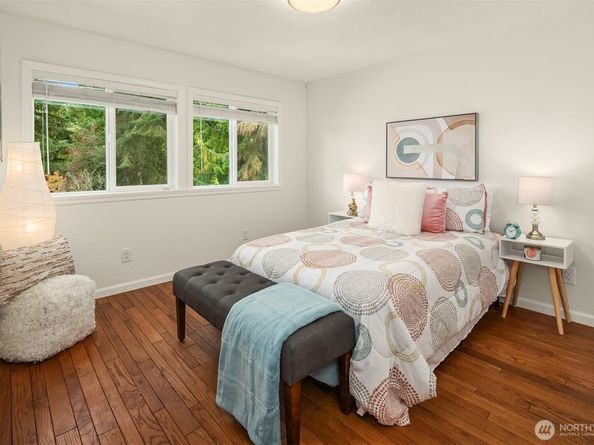 18811 SE 42nd Street, Issaquah WA 98027