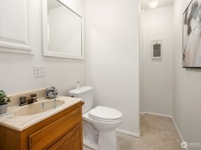 18811 SE 42nd Street, Issaquah WA 98027