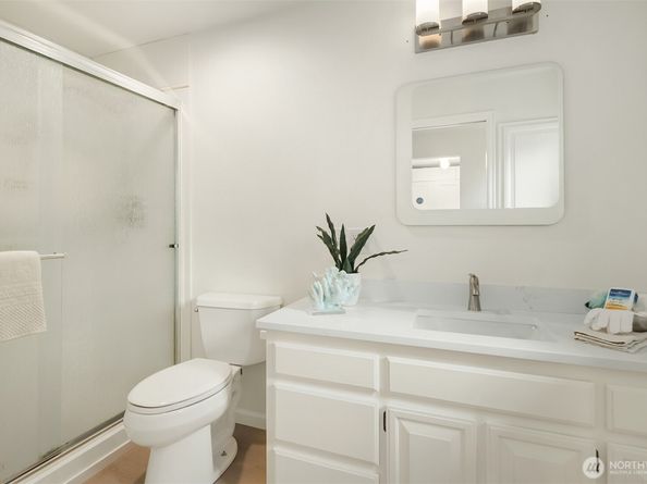 18811 SE 42nd Street, Issaquah WA 98027