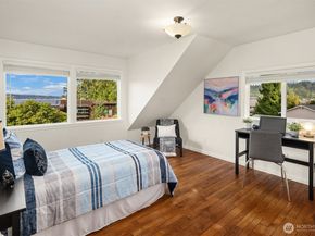 18811 SE 42nd Street, Issaquah WA 98027