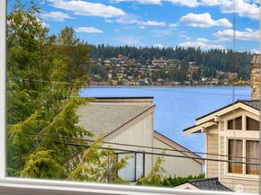 18811 SE 42nd Street, Issaquah WA 98027