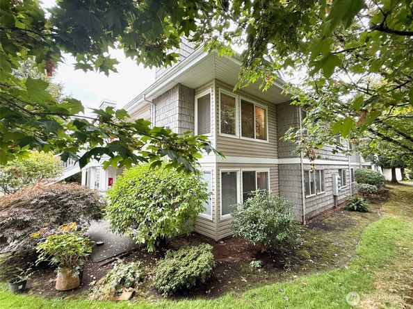 11130 SE 208th Street A204, Kent WA 98031