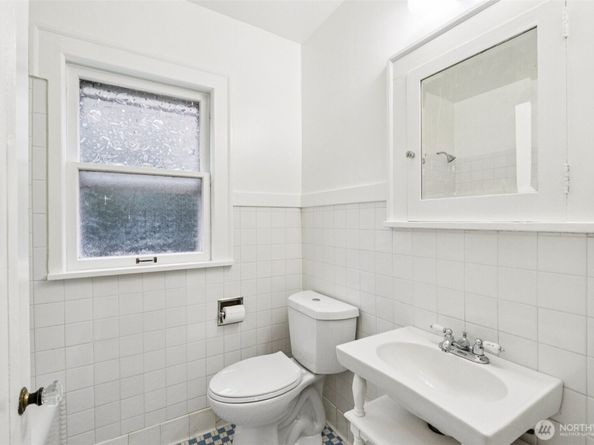 2412 NW 73rd Street, Seattle WA 98117