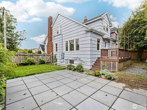 2412 NW 73rd Street, Seattle WA 98117