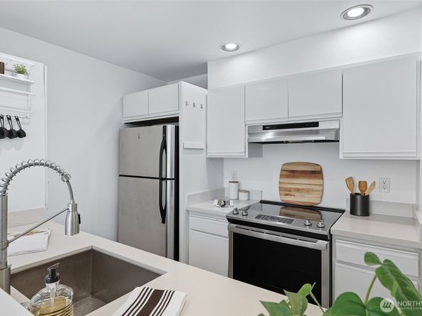 2642 NW 59th Street 301, Seattle WA 98107