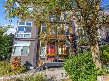 1602 E Marion