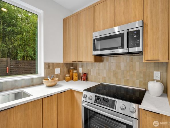 5638 49th Avenue SW, Seattle WA 98136