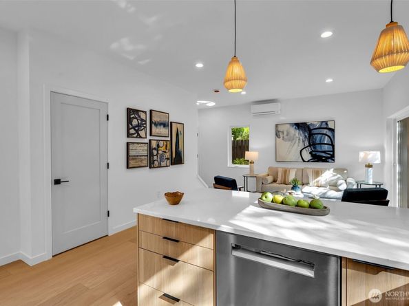 5638 49th Avenue SW, Seattle WA 98136
