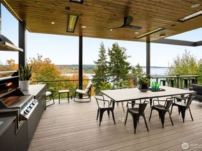 8933 NE 117th Place, Kirkland WA 98034