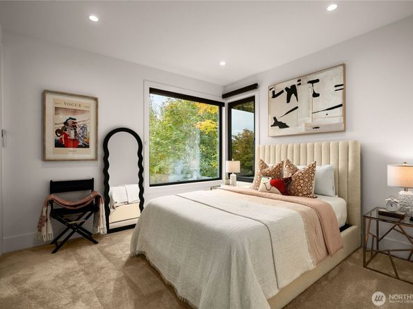 8933 NE 117th Place, Kirkland WA 98034