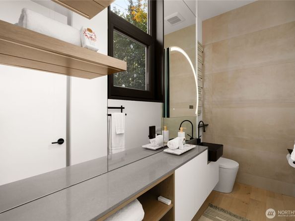 8933 NE 117th Place, Kirkland WA 98034