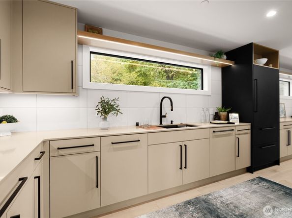 8933 NE 117th Place, Kirkland WA 98034