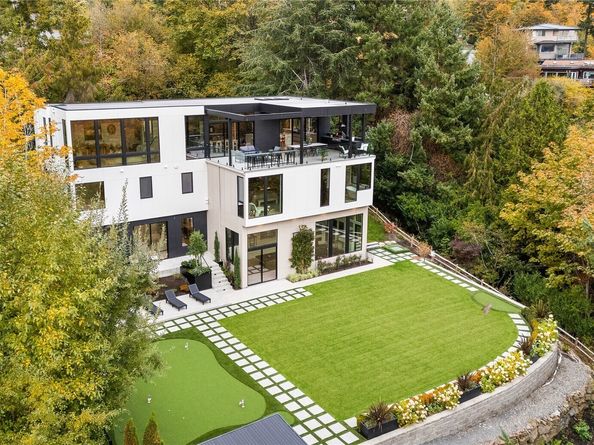 8933 NE 117th Place, Kirkland WA 98034