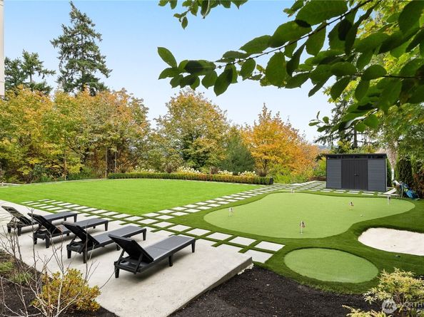 8933 NE 117th Place, Kirkland WA 98034