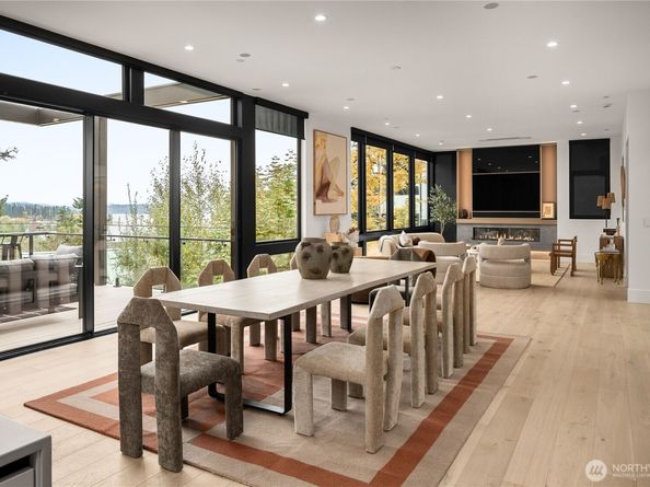 8933 NE 117th Place, Kirkland WA 98034