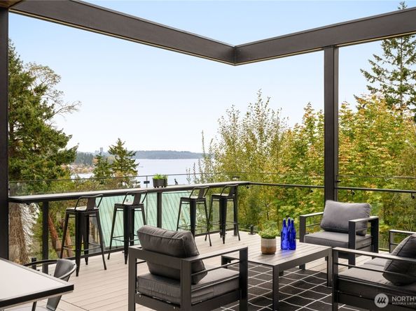 8933 NE 117th Place, Kirkland WA 98034