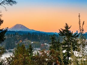 8933 NE 117th Place, Kirkland WA 98034