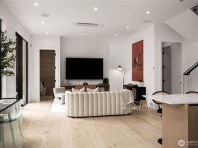 8933 NE 117th Place, Kirkland WA 98034