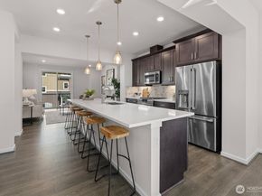 19345 NE 69th Circle 106, Redmond WA 98052