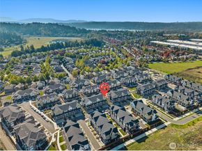 19345 NE 69th Circle 106, Redmond WA 98052