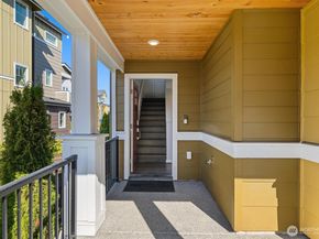 19345 NE 69th Circle 106, Redmond WA 98052