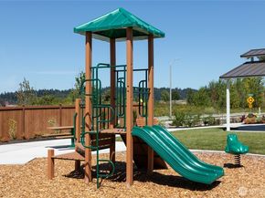 19345 NE 69th Circle 106, Redmond WA 98052