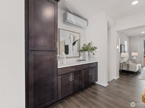 19345 NE 69th Circle 106, Redmond WA 98052