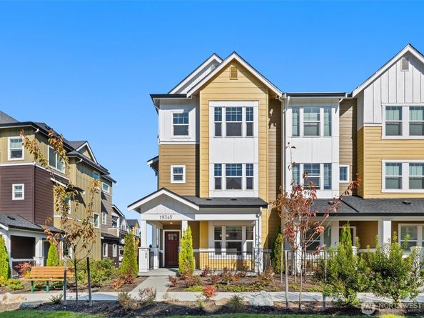 19345 NE 69th Circle 106, Redmond WA 98052