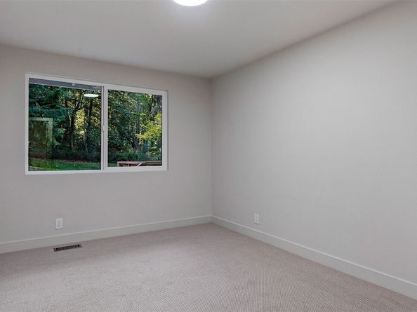 17525 164th Avenue NE, Woodinville WA 98072