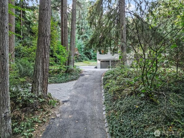 17525 164th Avenue NE, Woodinville WA 98072