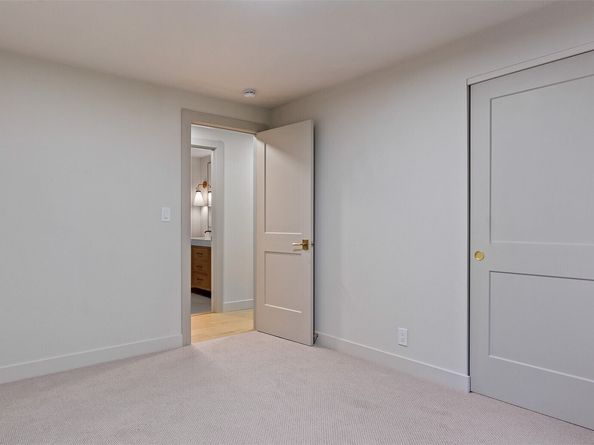 17525 164th Avenue NE, Woodinville WA 98072