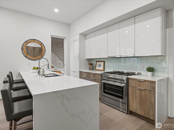 1114 26th Avenue A, Seattle WA 98122