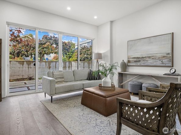 1114 26th Avenue A, Seattle WA 98122