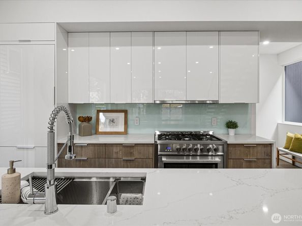 1114 26th Avenue A, Seattle WA 98122