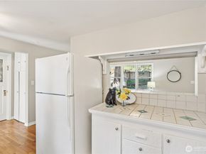 1005 NE 170th Street, Shoreline WA 98155