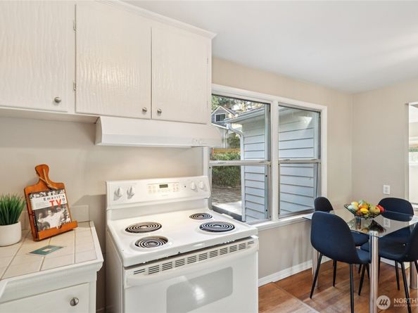 1005 NE 170th Street, Shoreline WA 98155