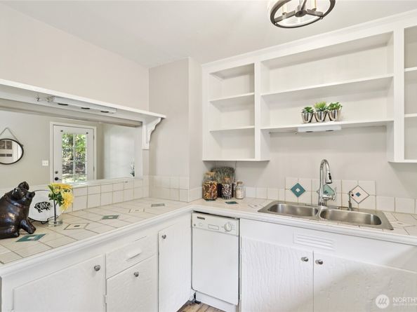 1005 NE 170th Street, Shoreline WA 98155