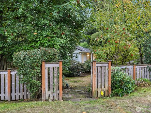 1005 NE 170th Street, Shoreline WA 98155