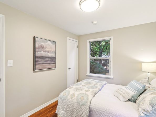 1005 NE 170th Street, Shoreline WA 98155