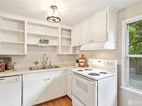 1005 NE 170th Street, Shoreline WA 98155
