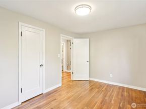 1005 NE 170th Street, Shoreline WA 98155