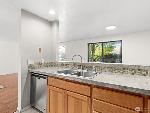 1321 S puget Drive E15, Renton WA 98055