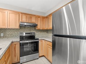 1321 S puget Drive E15, Renton WA 98055