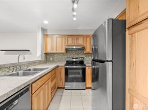 1321 S puget Drive E15, Renton WA 98055