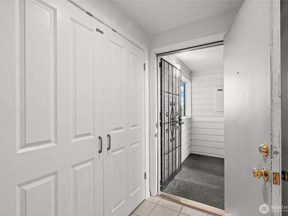 1321 S puget Drive E15, Renton WA 98055