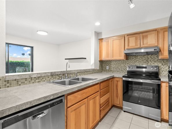 1321 S puget Drive E15, Renton WA 98055