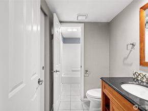 1321 S puget Drive E15, Renton WA 98055