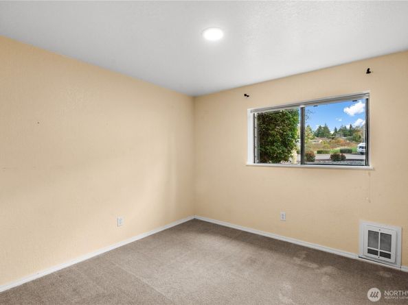 1321 S puget Drive E15, Renton WA 98055